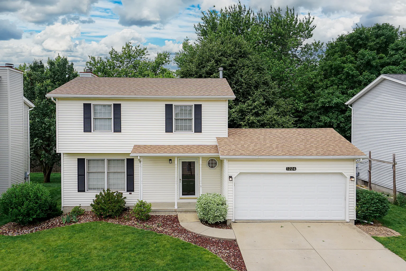 1224 Eastport Dr photo 1