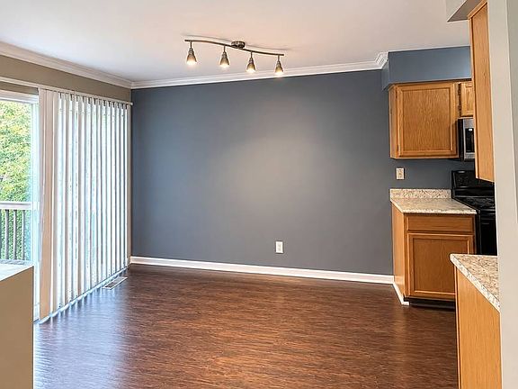 3rd image of 287 Sandhurst Ln #D