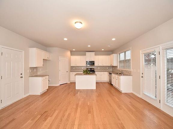 3rd image of 578 Cape Ivey Dr