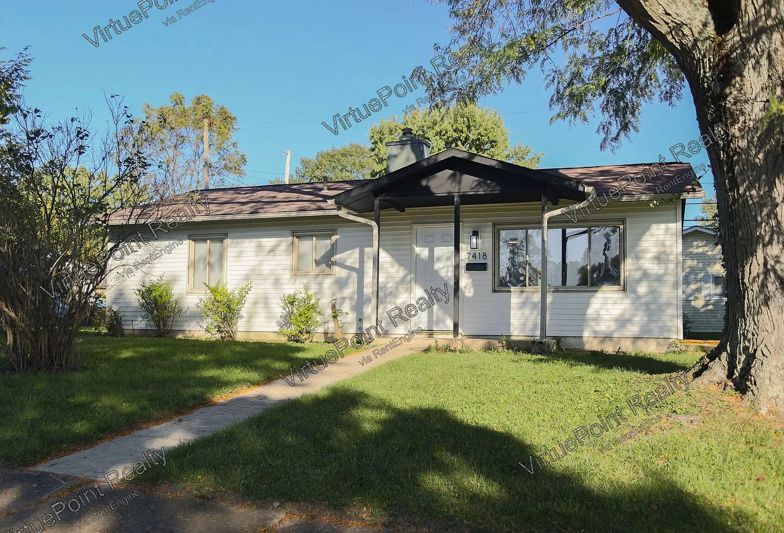 3 bed, 1.0 bath, 1025 sqft, $1,850 — Photo 1