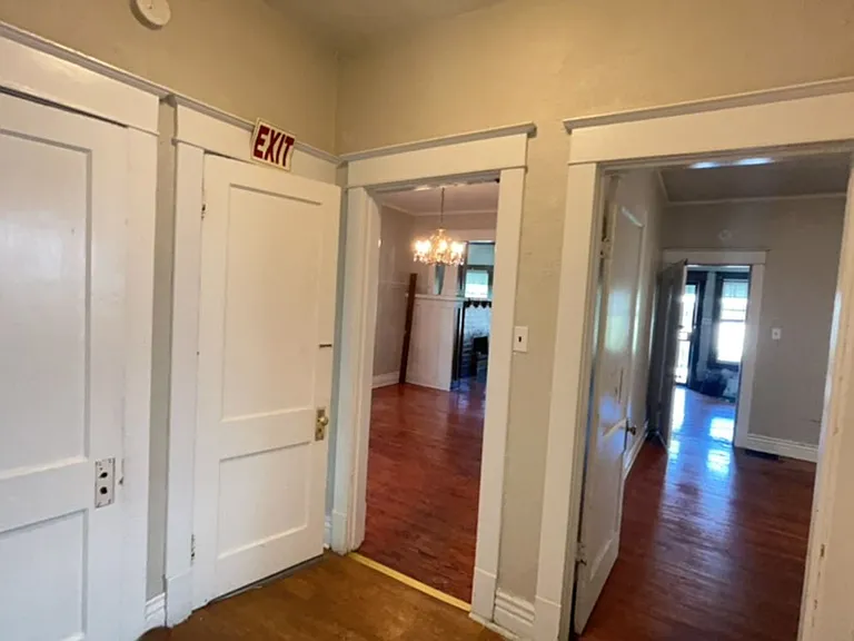 803 S 35th St — Photo 3