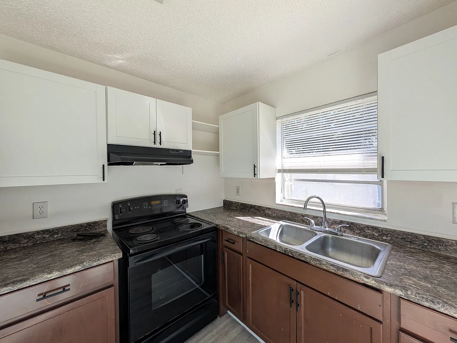 2 bed, 500 sqft, $1,250 — Photo 2