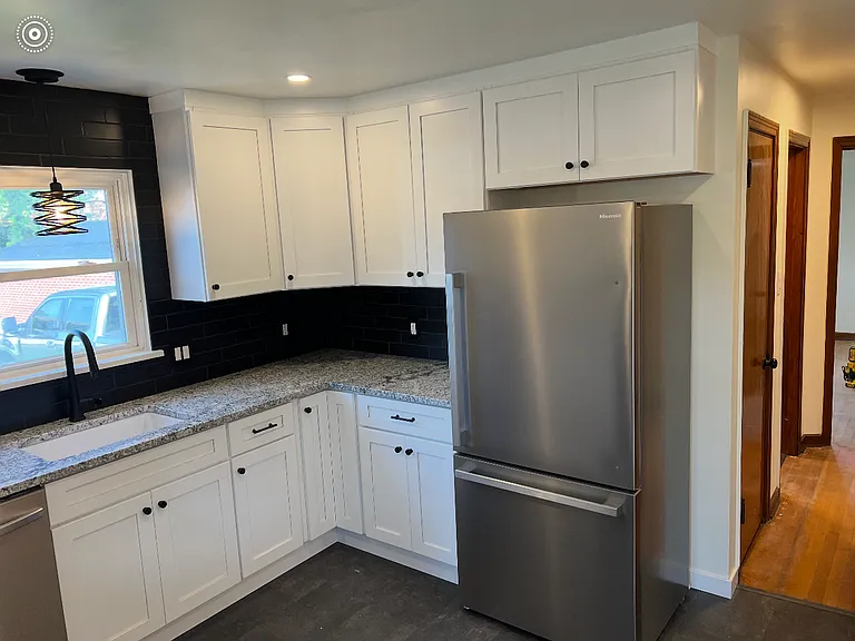 1323 Lincoln Way — Photo 3