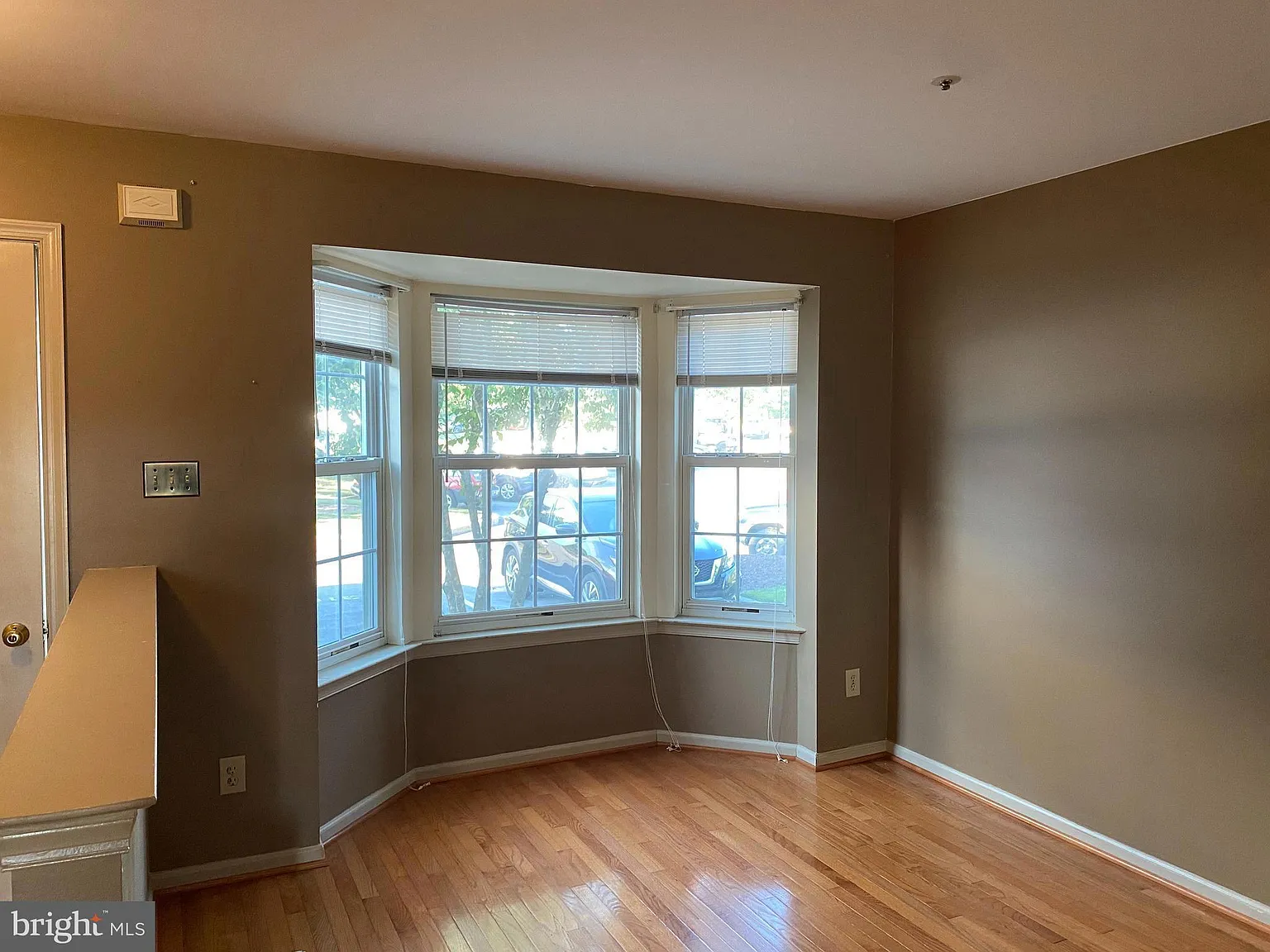 3 bed, 4.0 bath, 1836 sqft, $2,535 — Photo 2