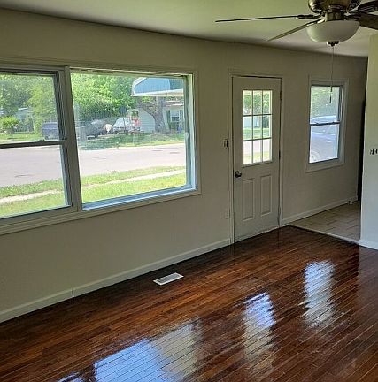 2nd image of 614 S Riverview Ave