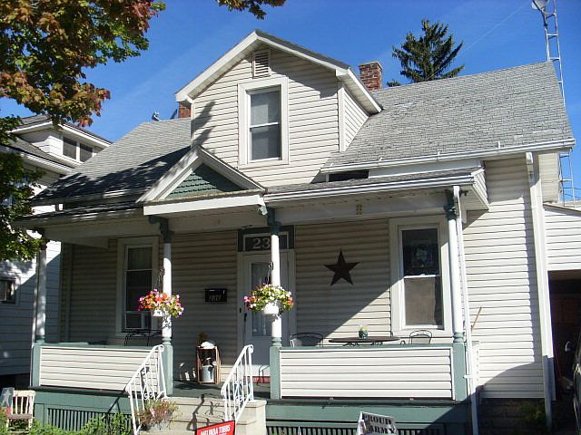 2nd image of 236 Woodlawn Ave