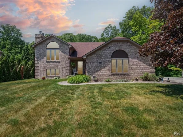 24940 Austin Dr #36, New Boston, MI 48164