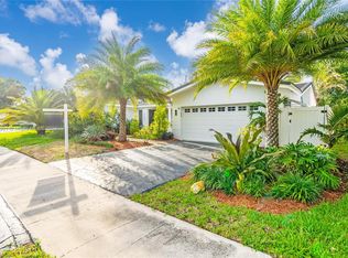 2105 NE 67th St, Fort Lauderdale, FL 33308