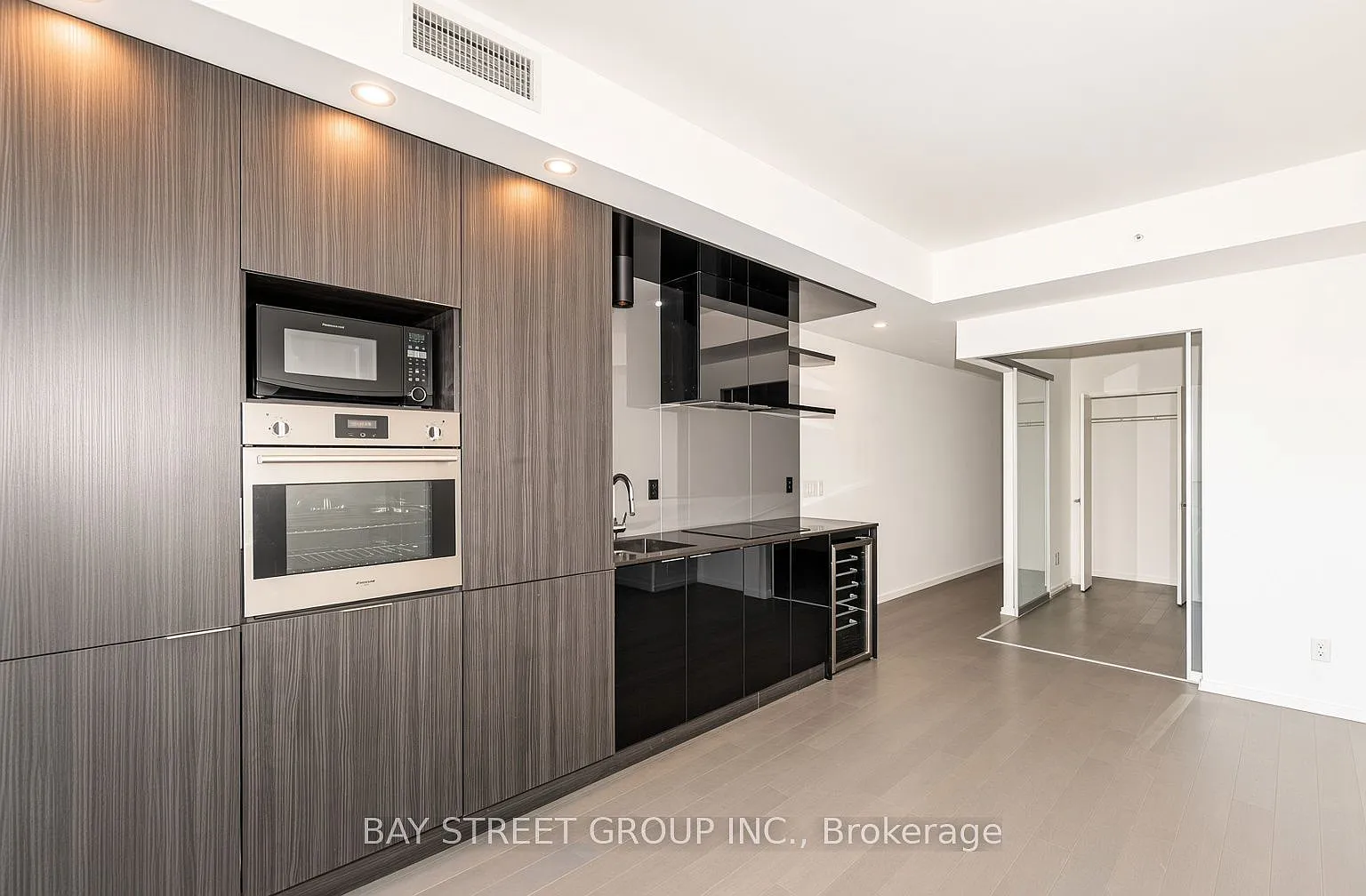 1 bed, $2,100 — Photo 4