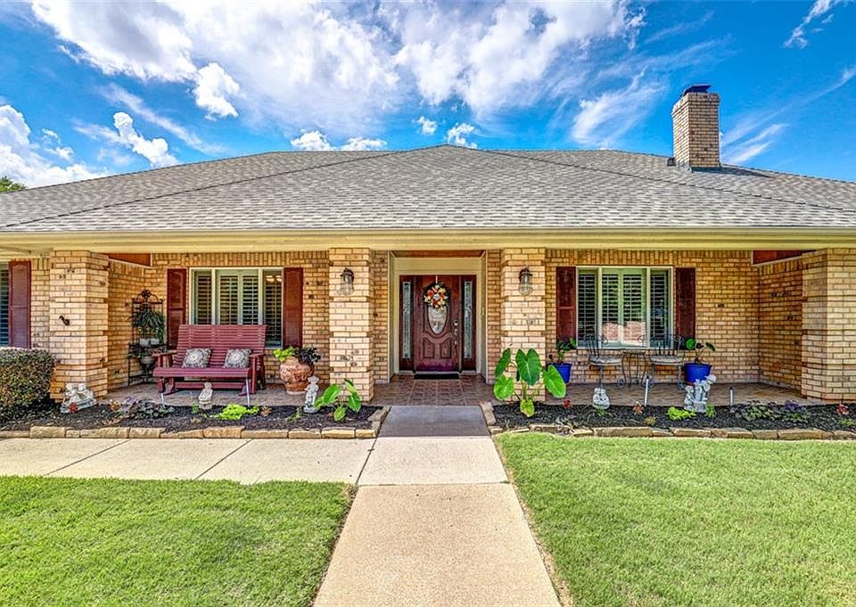 1st image of 1114 Misty Oaks Ln