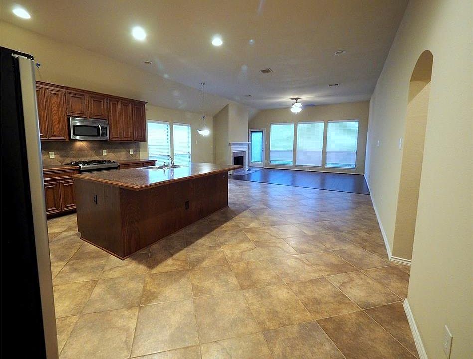 1st image of 869 Falling Springs Ln