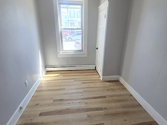 5th image of 900 Flora St #1RA