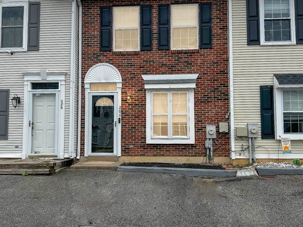 208 Fieldstone Ln