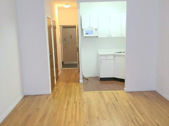 2nd image of 117 W 58th St APT 4D