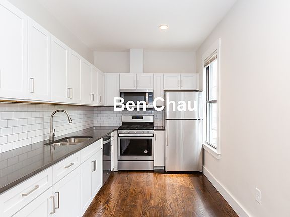 4th image of 24 Clary St #2B