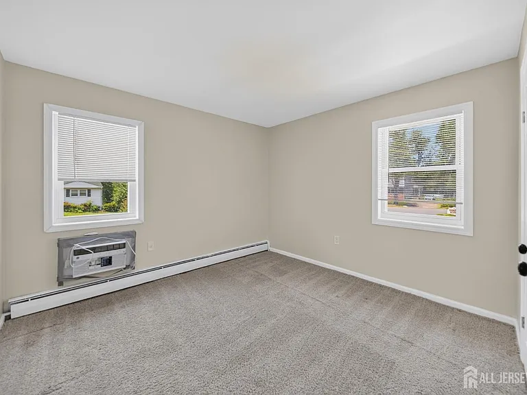 42A Woodedge Ave #8 — Photo 14