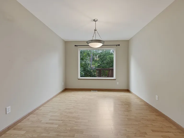 2440 Boulevard Heights Loop SE — Photo 12
