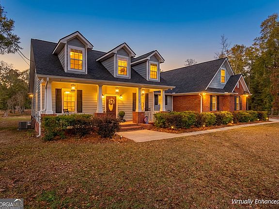 2nd image of 100 Robin Ln