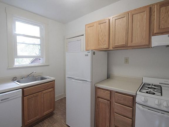 2nd image of 324 Whitney Ave
