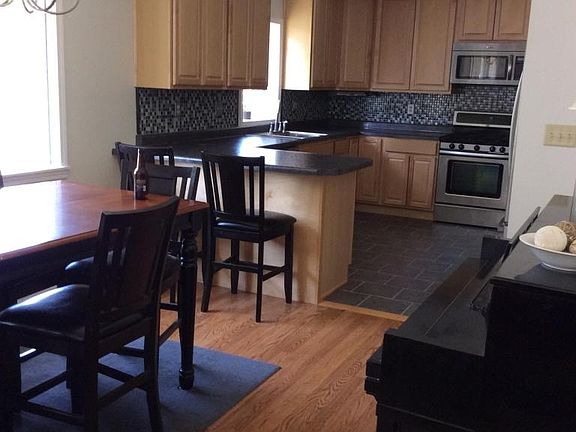 4th image of 25 McDowell Ct