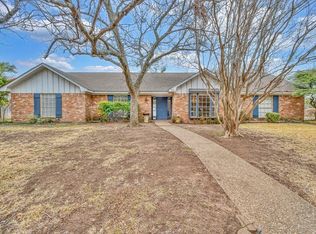712 Willow Creek Dr, Woodway, TX 76712