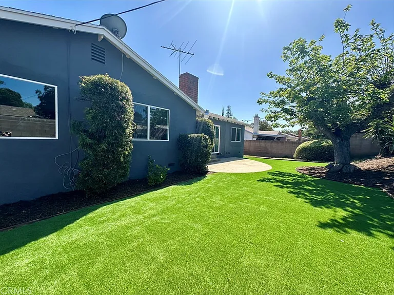 21731 Bryant St — Photo 18