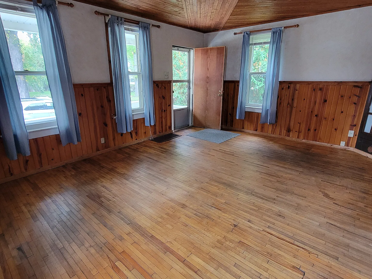 2 bed, 1008 sqft, $1,445 — Photo 3