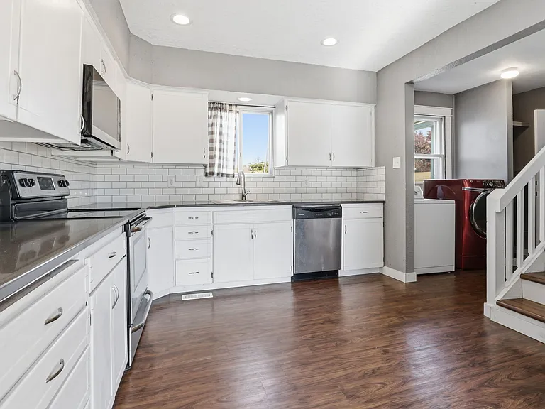 215 E Sherman St #1 — Photo 18