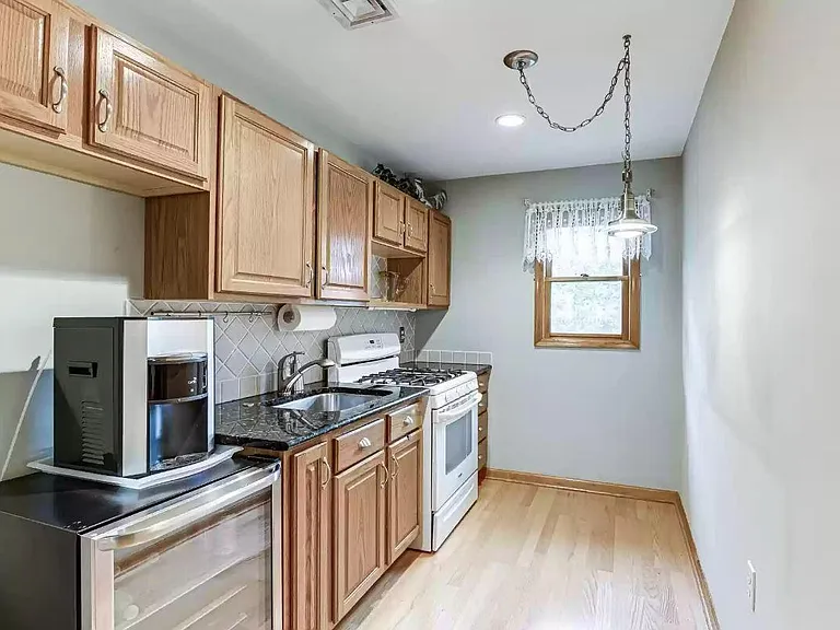 229 Knopf St — Photo 14