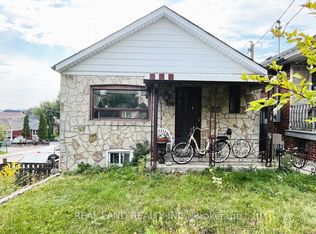 252 Scott Rd, Toronto, ON M6M 3V2