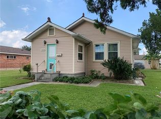 1033 Porter St, Gretna, LA 70053