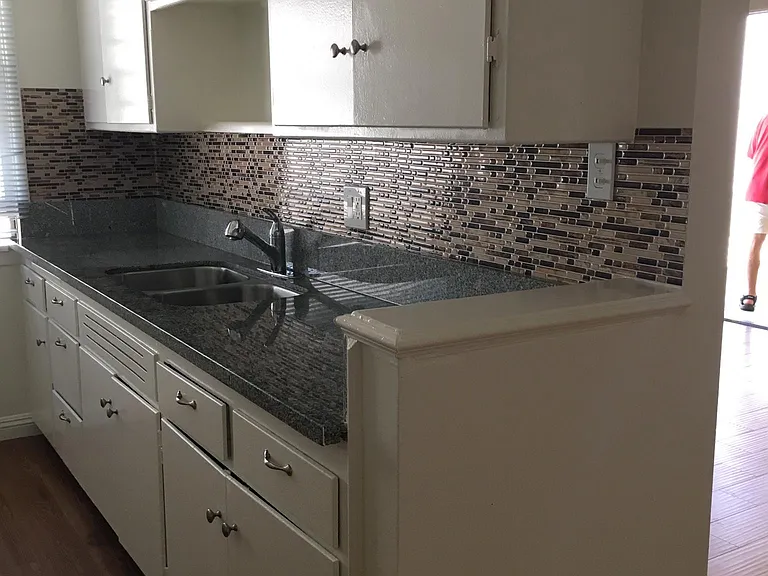 1241 S Bundy Dr #5 — Photo 25