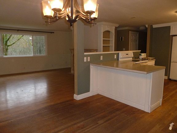 kitchen/dining/living room all open