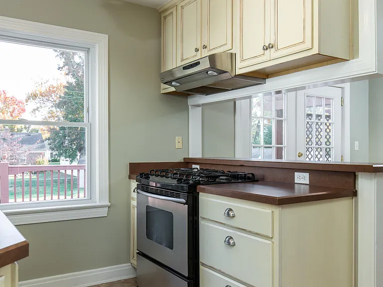 4022 Gloucester Rd — Photo 8