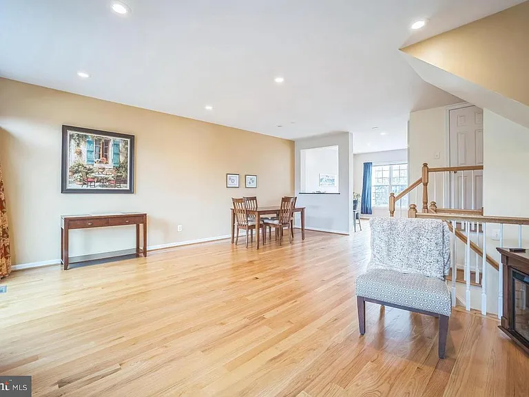 11551 Laurel Lake Sq — Photo 7