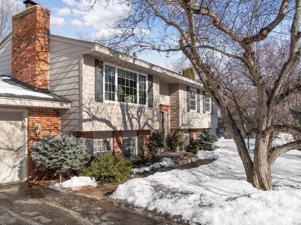 10924 Hyland Ter, Eden Prairie, MN 55344