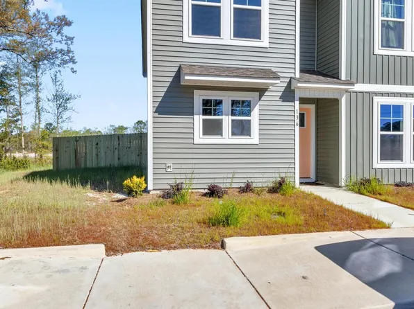136 Smallwood Rd, Hubert, NC 28539