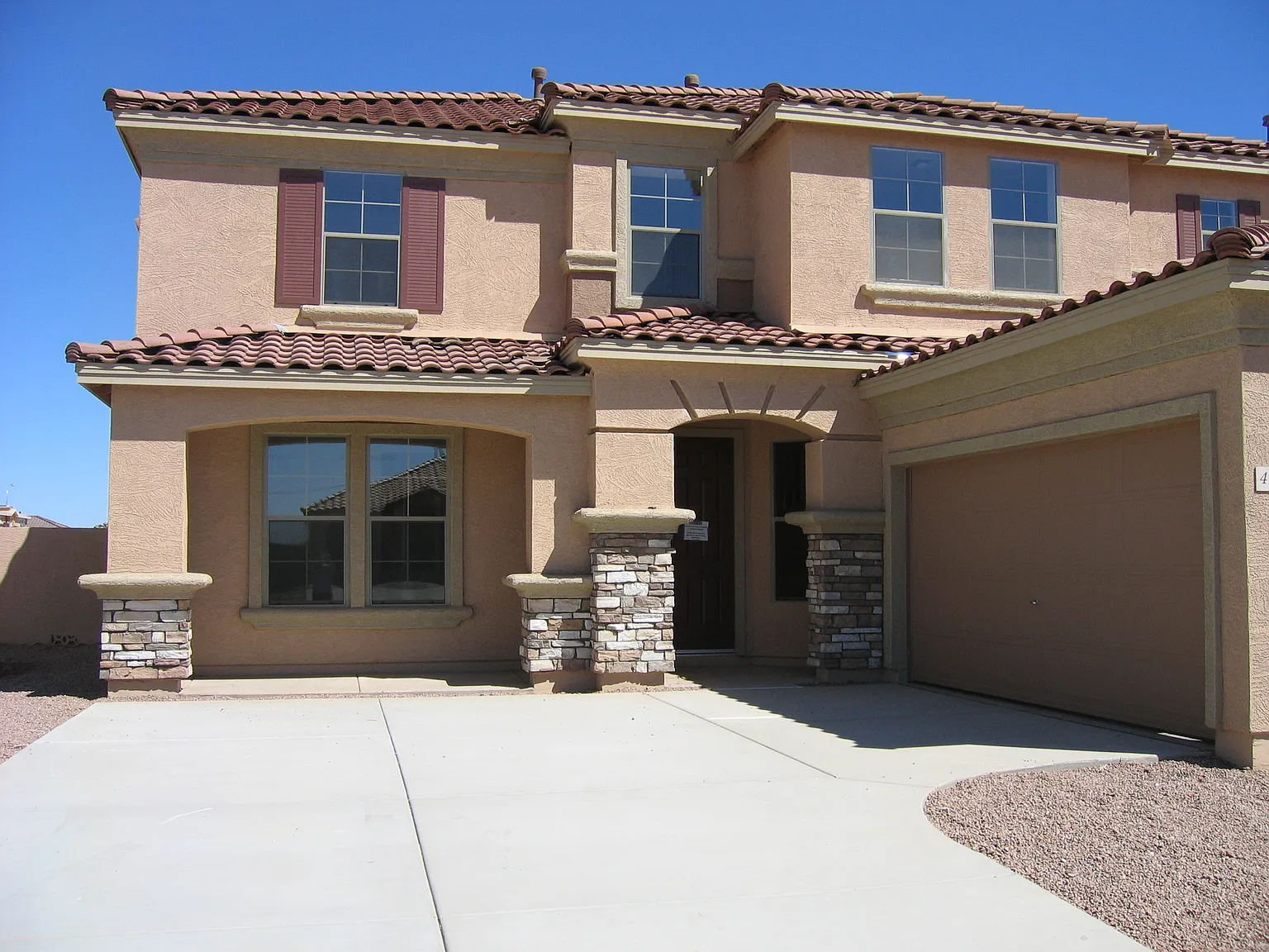 5 bed, 2888 sqft, $2,645 — Photo 2