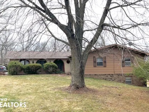 3001 Hickory Ln, Mount Pleasant, IA 52641