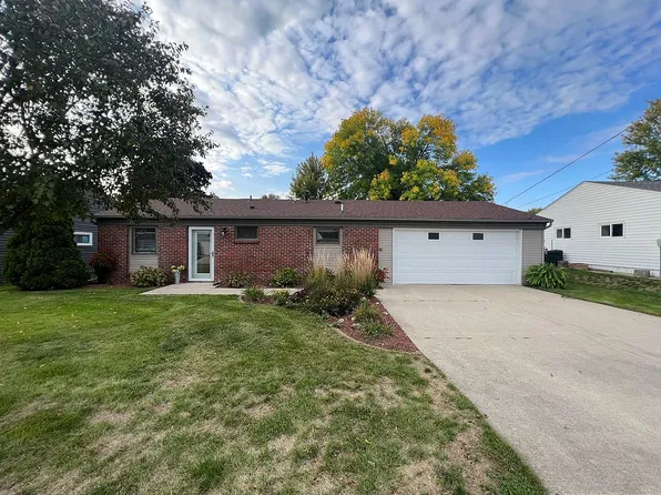 4650 N Shore Dr, Clear Lake, IA 50428