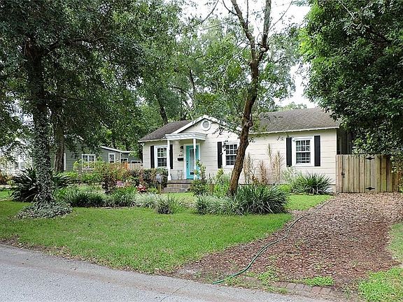 3rd image of 440 Buckminster Cir