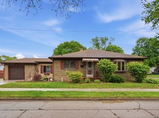 2730 4th St, Moline, IL 61265