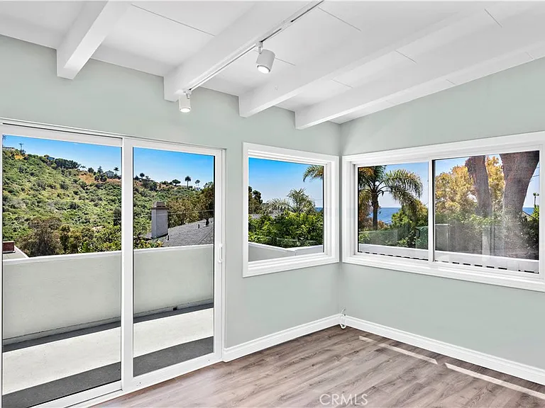 1435 Bluebird Canyon Dr — Photo 9