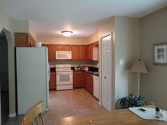 Eat-in Kitchen