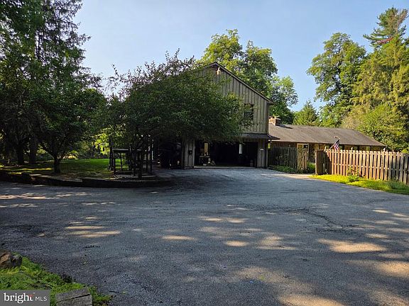 2nd image of 151 Indian Run Rd