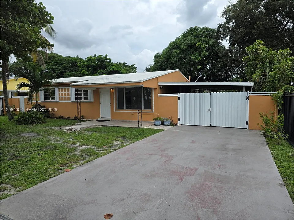 10500 NW 28th Ct