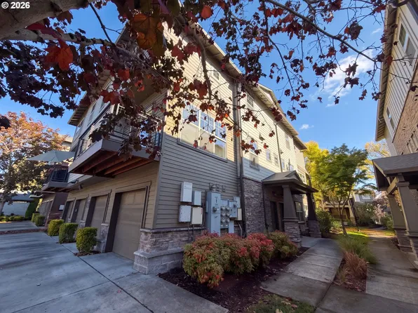 632 NE Garswood Ln, Hillsboro, OR 97006