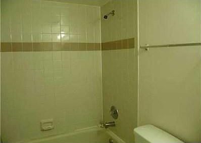 3rd image of 1602 Meadows Cir W