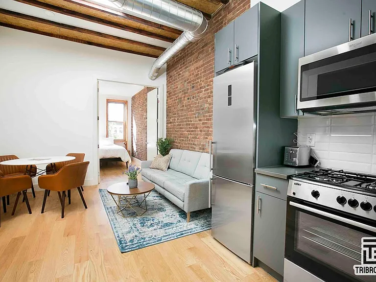 291 Stanhope St #2L — Photo 5