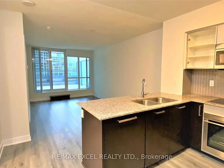 5162 Yonge St #510 — Photo 5